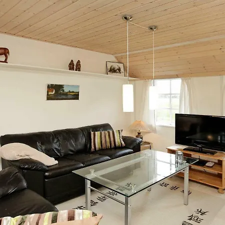 Two-bedroom Holiday In Blavand 28 *