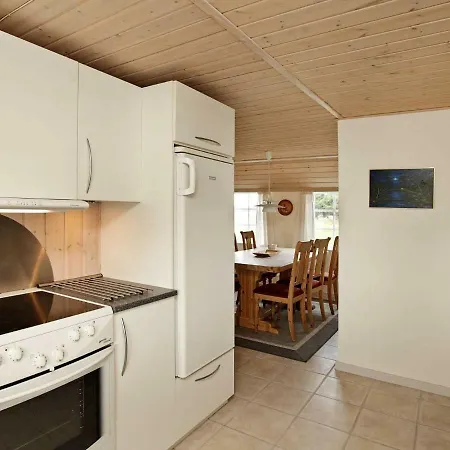 Two-bedroom Holiday In Blavand 28 *